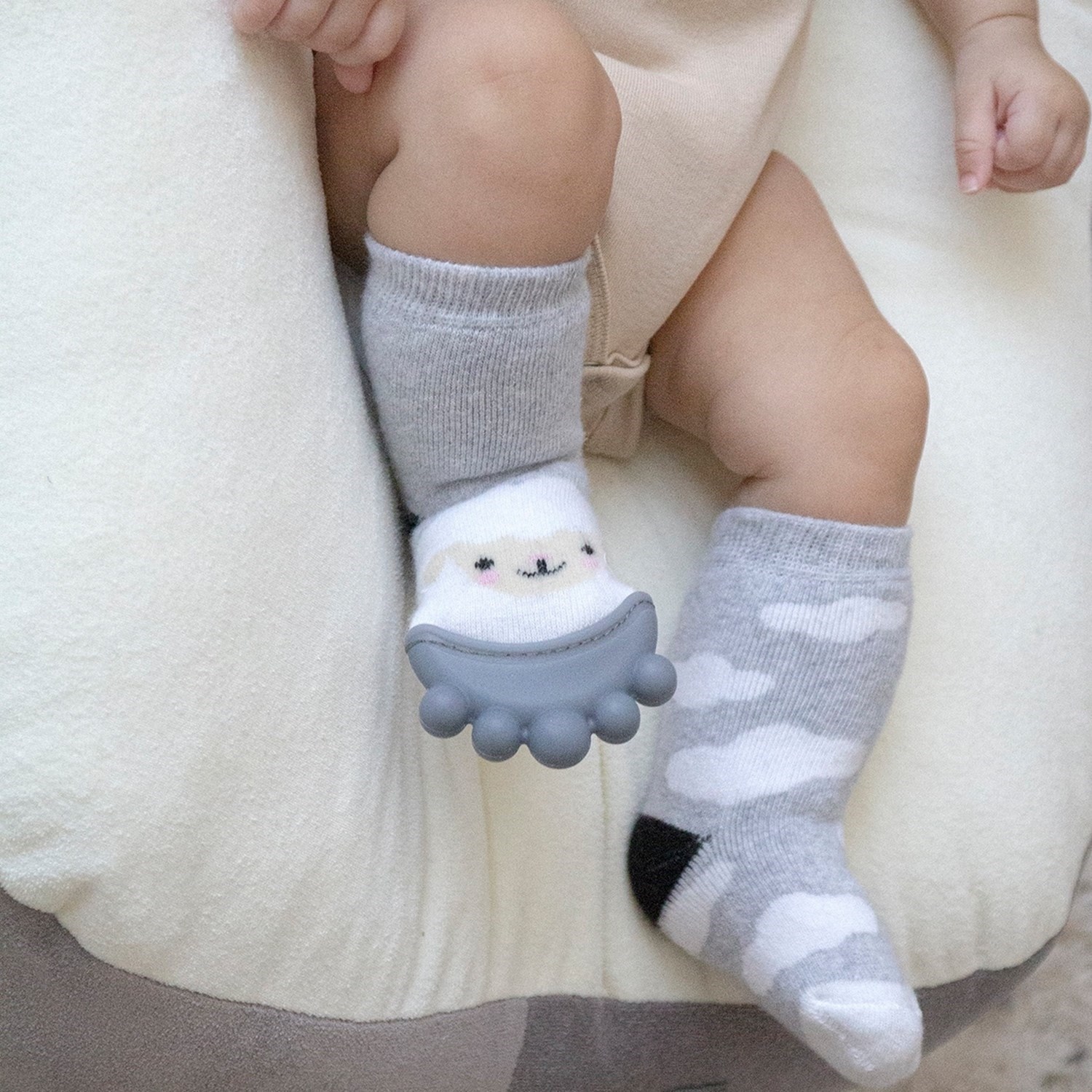 Babyjem Diş Kaşıyıcılı Havlu Bebek Çorabı 652 Gri