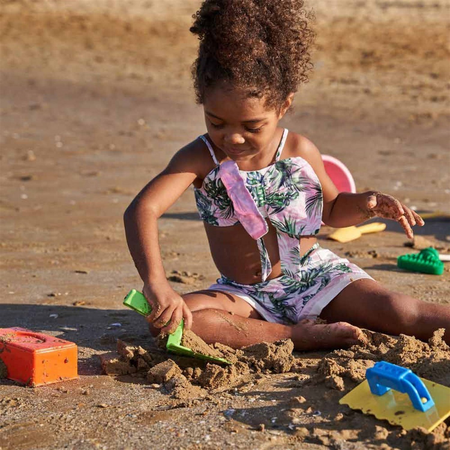 Let's Be Child Spatula ve Tuğla Kum Kalıbı 18+ Ay 30866 Turuncu-Yeşil