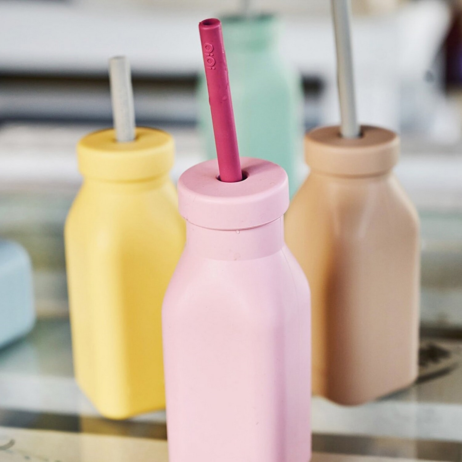 Oioi Silikon Şişe ve Pipet 6+ Ay Bubble Beige - Powder Grey