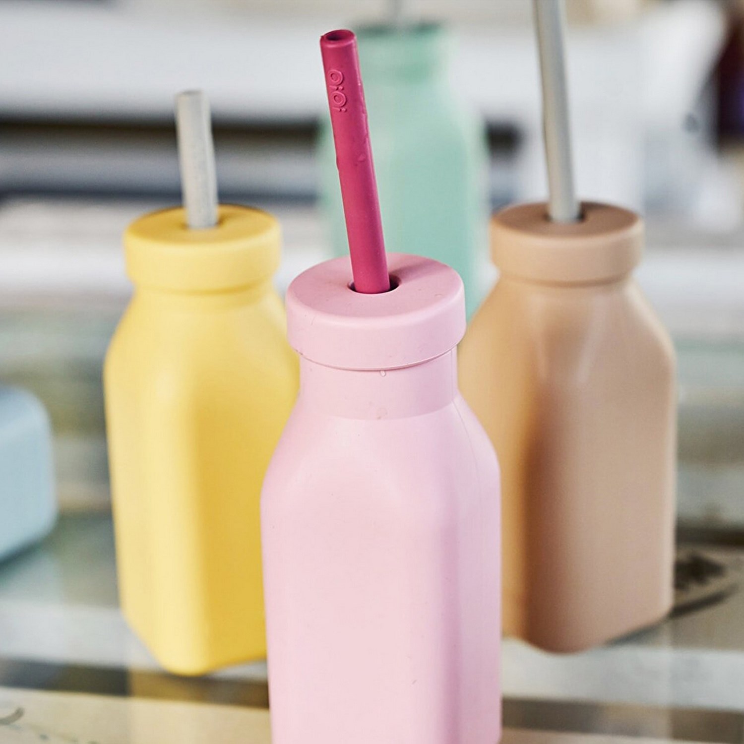 Oioi Silikon Şişe ve Pipet 6+ Ay Mellow Yellow - Powder