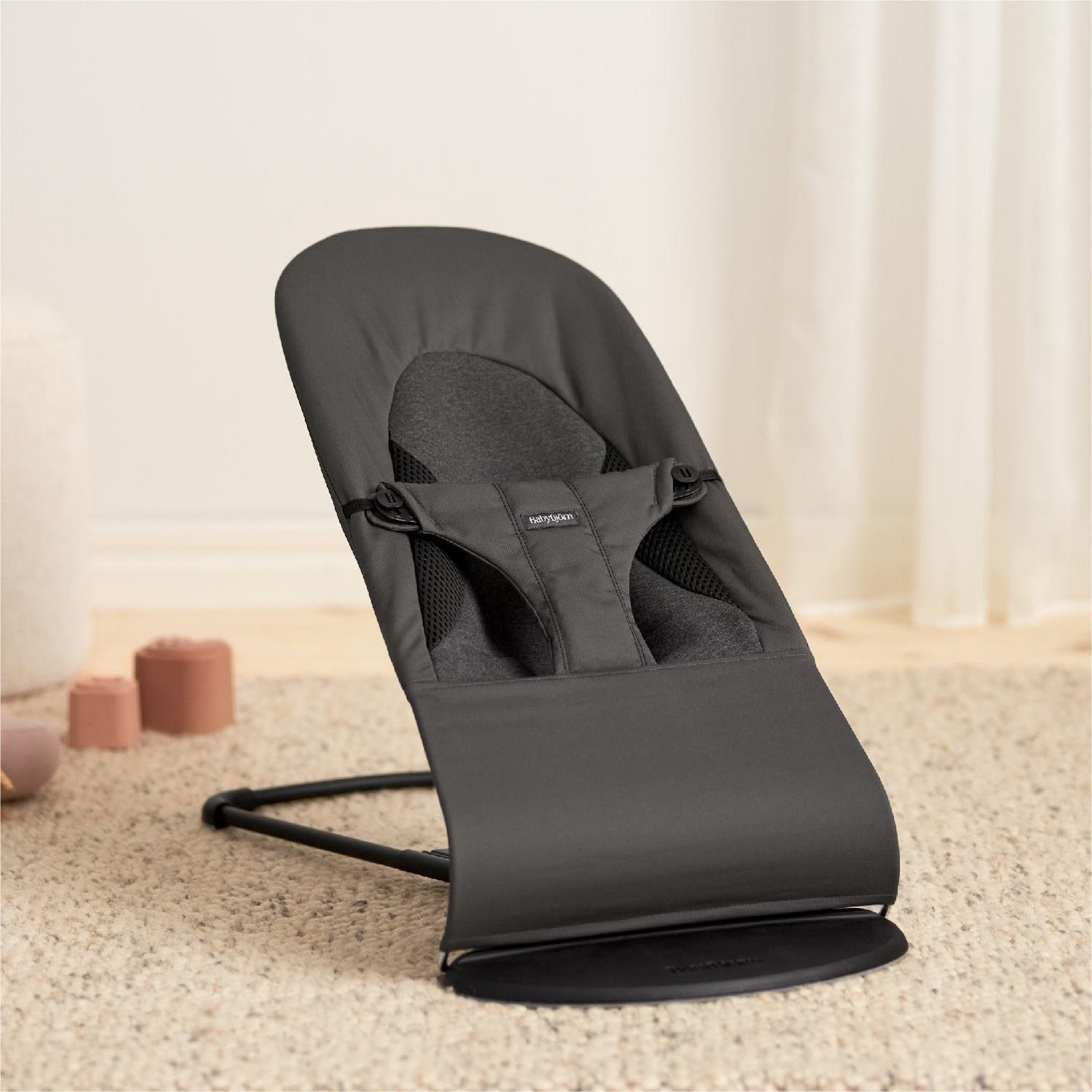 BabyBjörn Balance Soft Woven Jersey Üçlü Kumaş Oyuncaklı Dark Grey