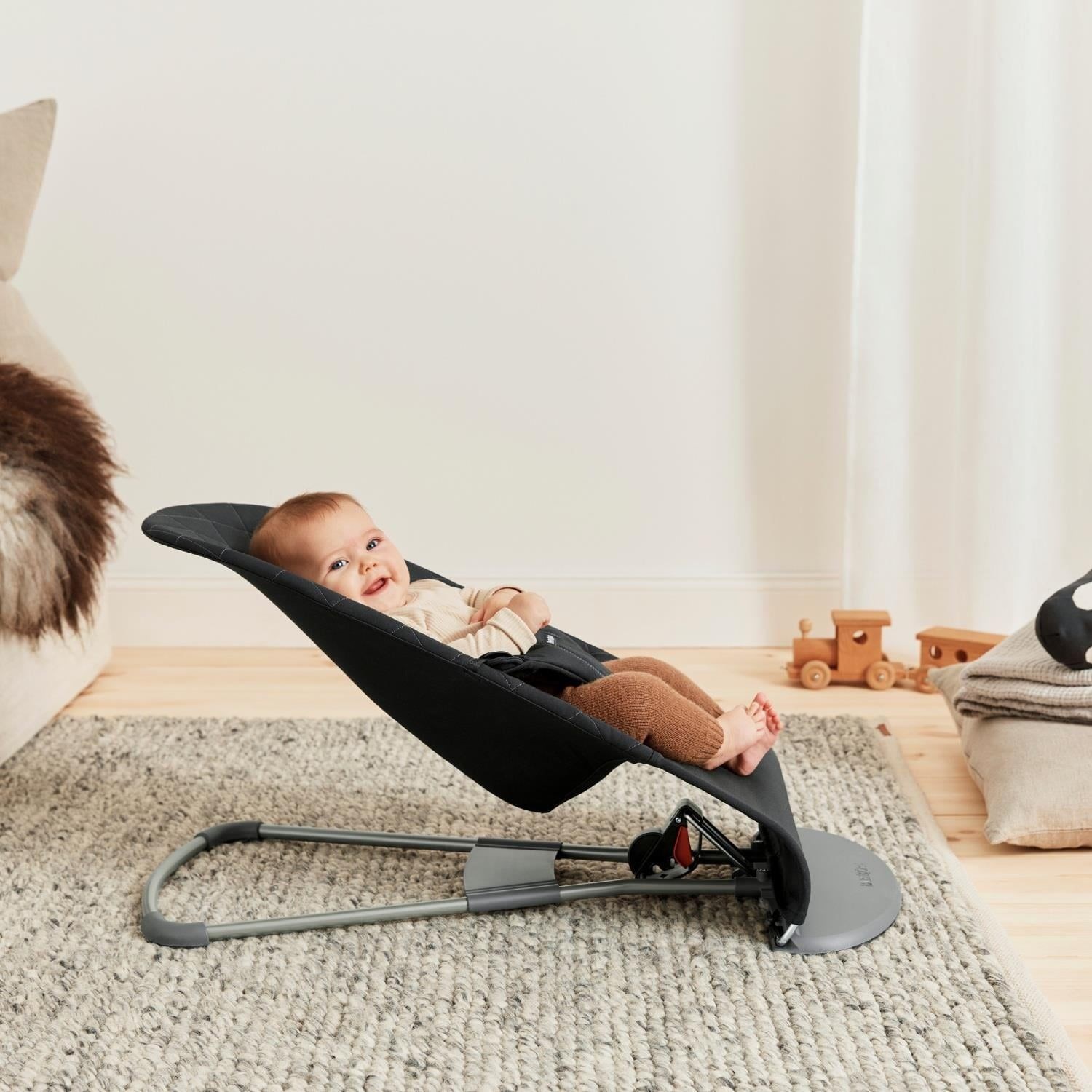 BabyBjörn Black   White Oyuncaklı Bliss Ana Kucağı Woven Black